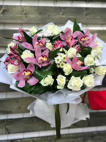 Букет цветов из: Розы и Хризантемы в Нижнее Мячково