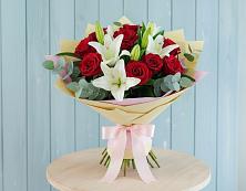 Букет цветов из:  Лилии и Розы в Нижнее Мячково