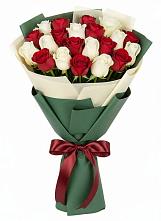 Букет Микс из красных и белых роз в Нижнее Мячково