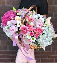 Композиция солнечный день в Нижнее Мячково Цветочная композиция из Розы, Хризантемы, Пионы и Лизиантусы в корзине в Нижнее Мячково