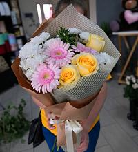 Букет цветов из:  Герберы, Розы и Хризантемы в Нижнее Мячково