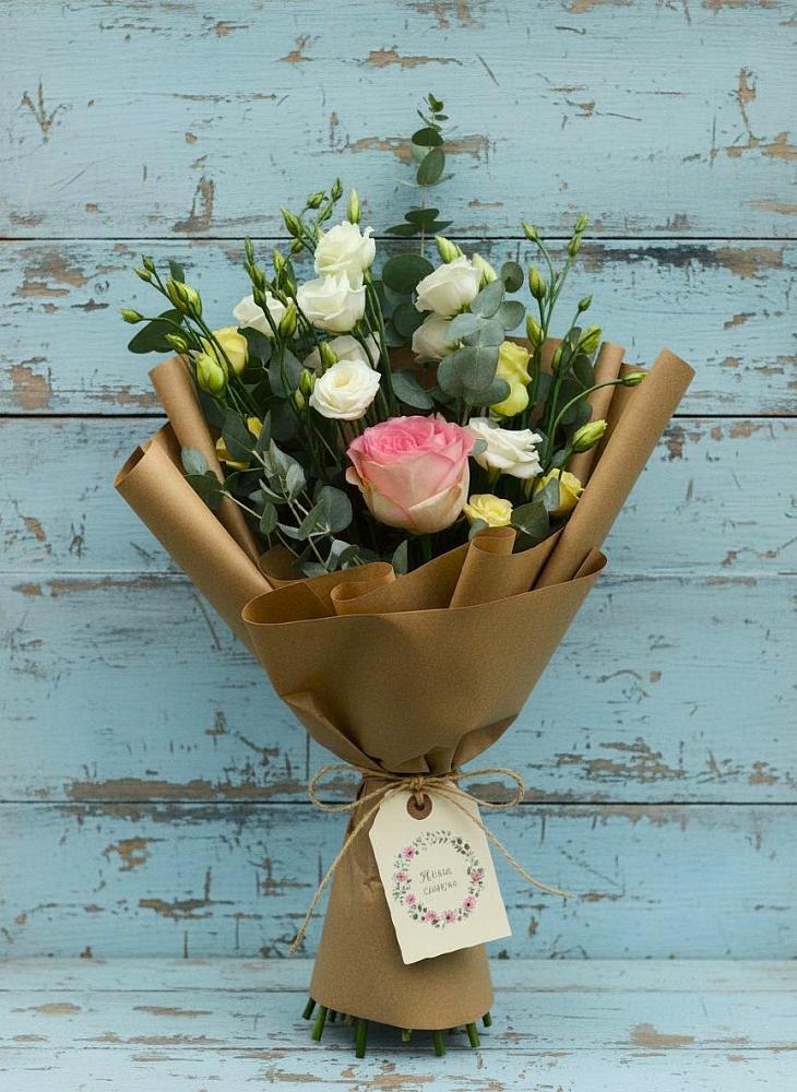 Букет цветов из: Розы и Лизиантусы в Нижнее Мячково