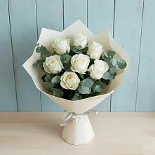 Букет Белые розы в Эвкалипте в Нижнее Мячково