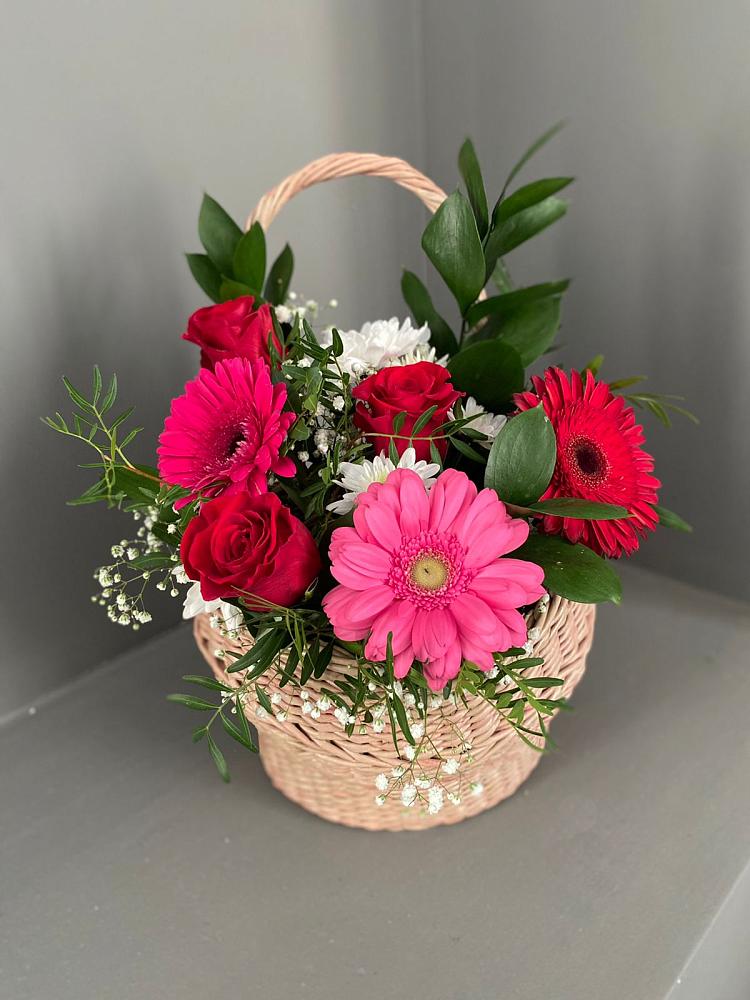 Цветочная композиция из Розы, Хризантемы и Герберы в корзине в Нижнее Мячково