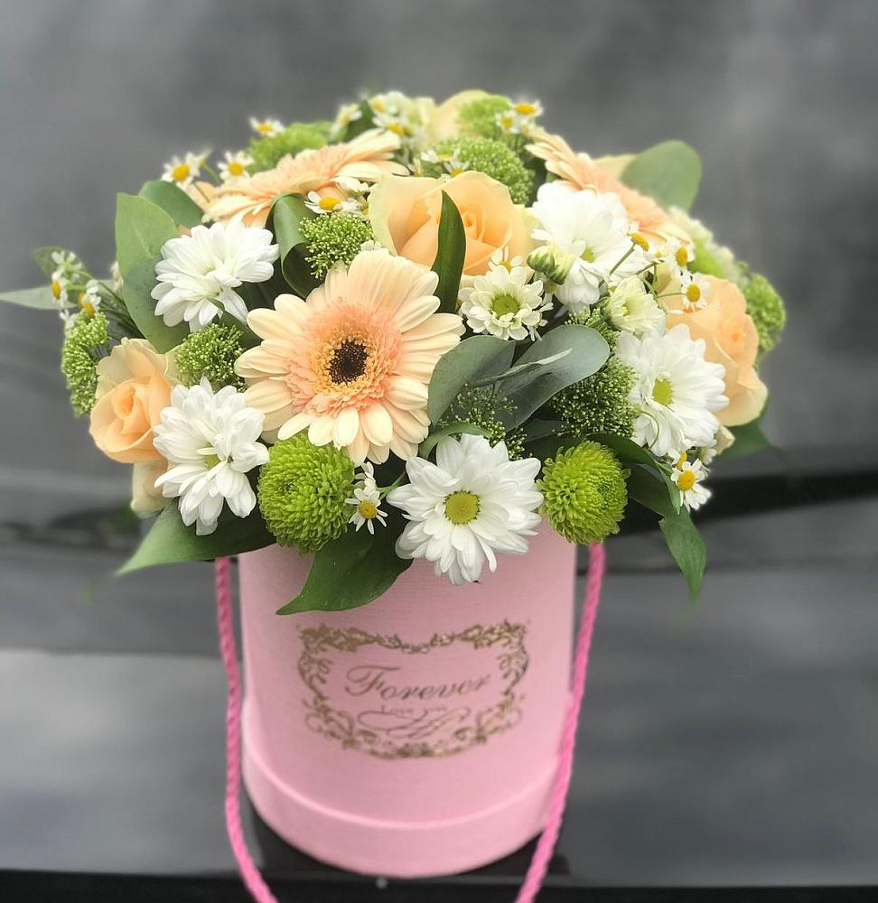 Цветочная композиция из Розы, Герберы и Хризантемы в шляпной коробке в Нижнее Мячково