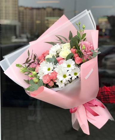 Букет цветов из: Розы, Лизиантусы и Хризантемы в Нижнее Мячково