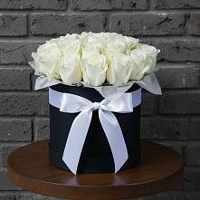 Цветочная композиция из Розы в шляпной коробке в Нижнее Мячково